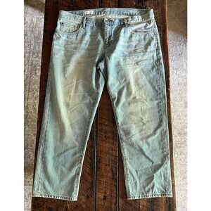 GAP 32 Petite Womens Jeans light wash distressed